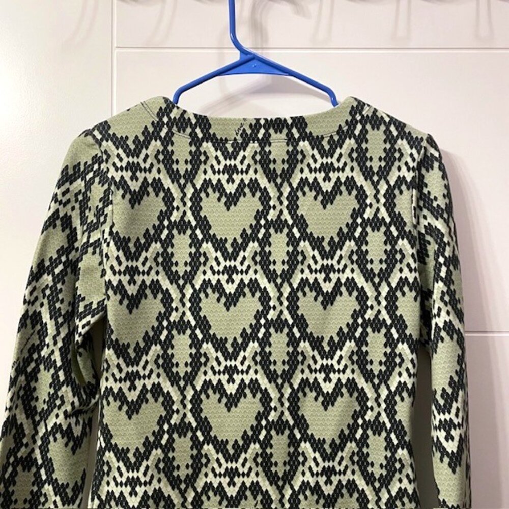 NWT Love Moschino Heart Logo Long Sleeve Snakeskin Fitted Dress Green Size 4 - Picture 10 of 16